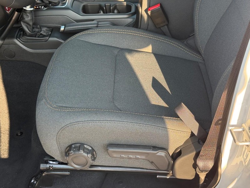 Jeep Wrangler Vehicle Image 14