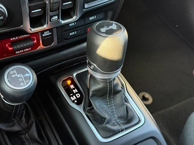Jeep Wrangler Vehicle Image 18