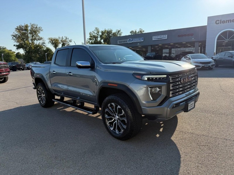 GMC Canyon Vehicle Image 11