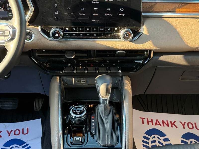 GMC Canyon Vehicle Image 17