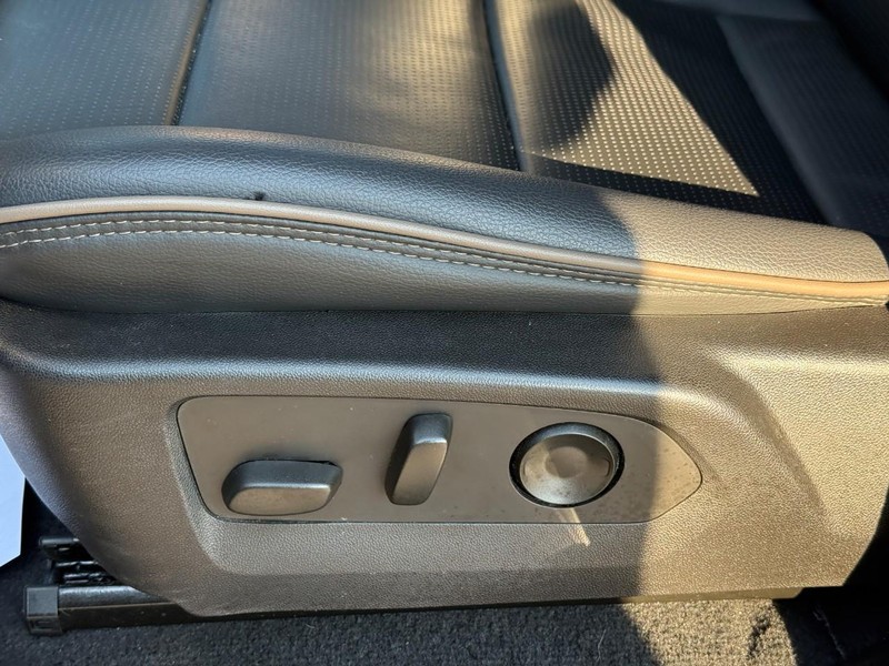 GMC Canyon Vehicle Image 21
