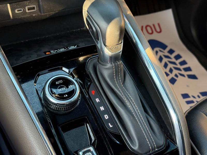 GMC Canyon Vehicle Image 25