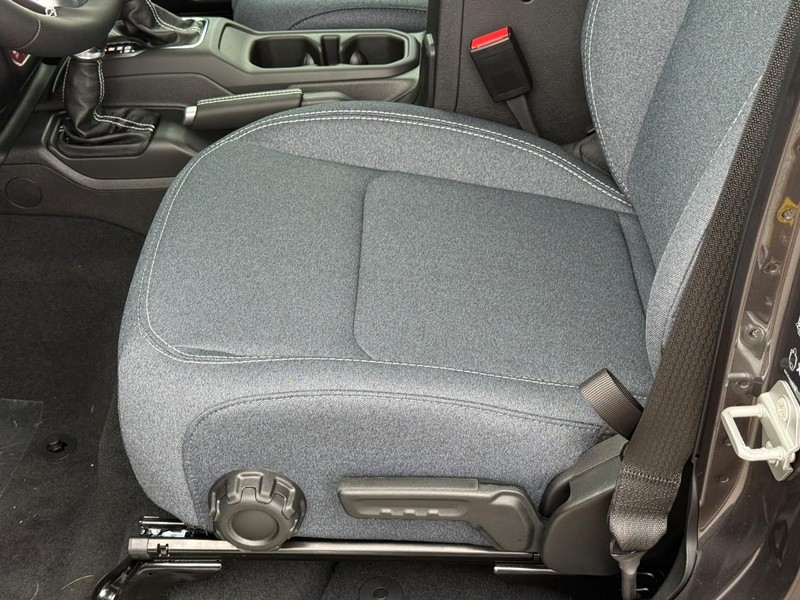 Jeep Wrangler Vehicle Image 14