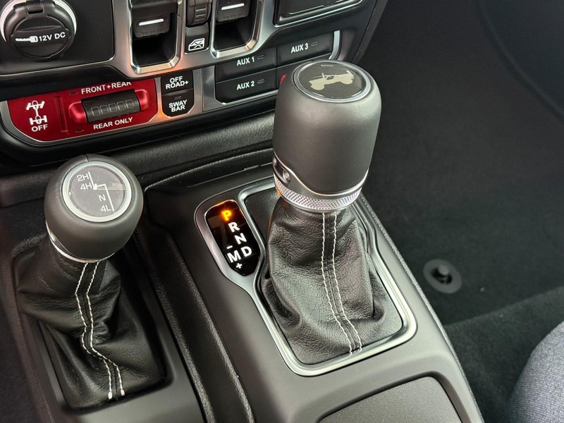 Jeep Wrangler Vehicle Image 16