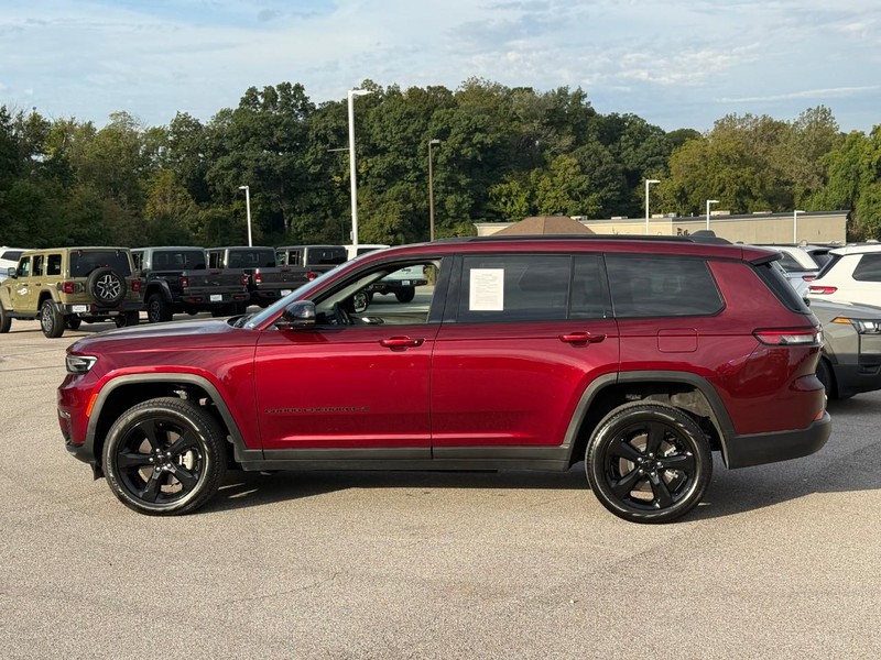 Jeep Grand Cherokee L Vehicle Image 03