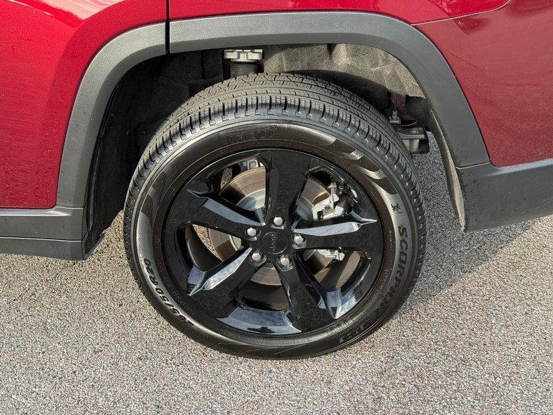 Jeep Grand Cherokee L Vehicle Image 05