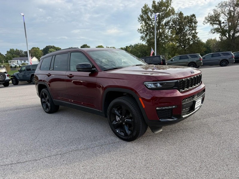 Jeep Grand Cherokee L Vehicle Image 12