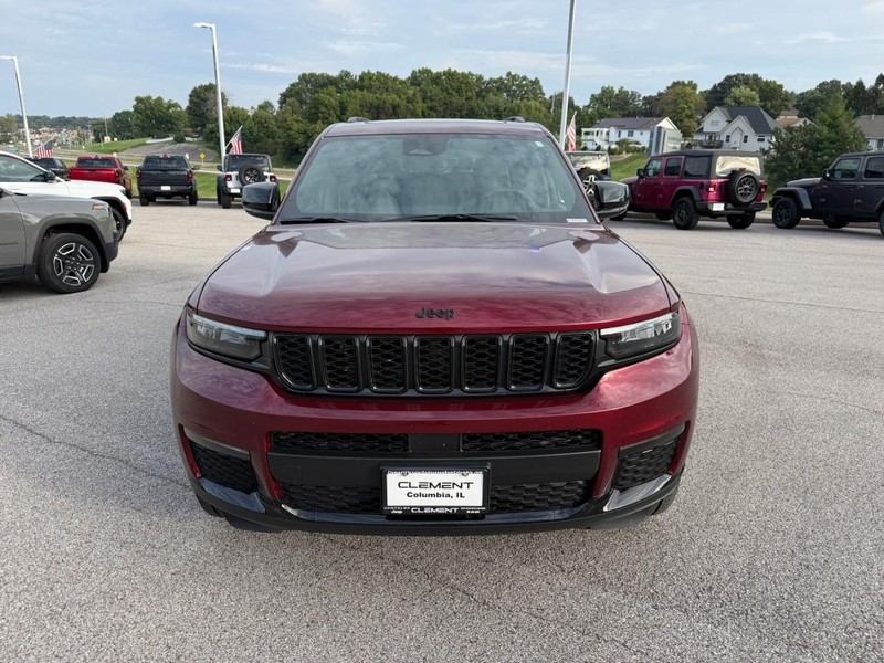 Jeep Grand Cherokee L Vehicle Image 13