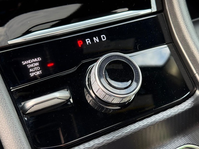 Jeep Grand Cherokee L Vehicle Image 28