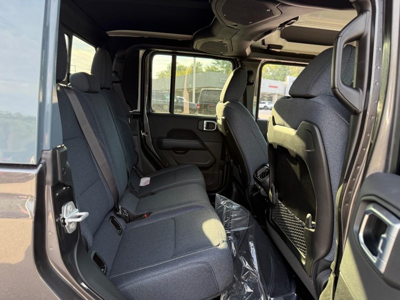 Jeep Gladiator Vehicle Image 07