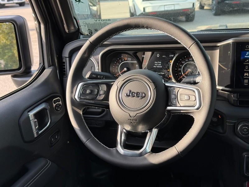 Jeep Gladiator Vehicle Image 09