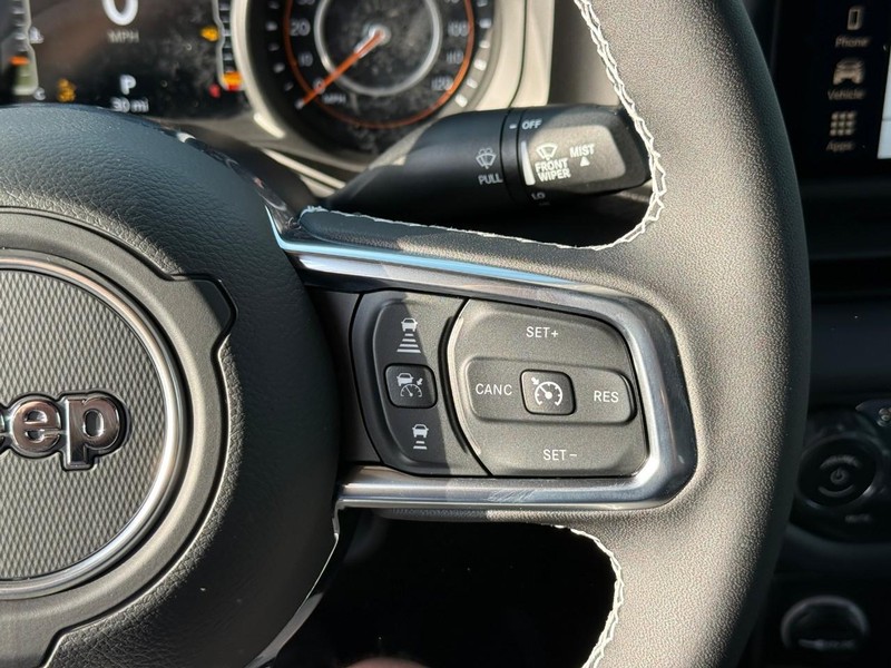Jeep Gladiator Vehicle Image 17