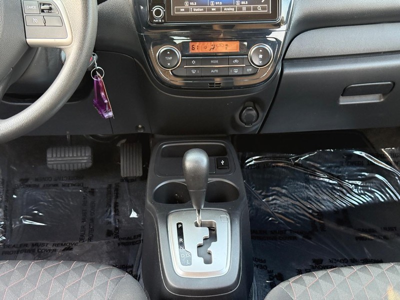 Mitsubishi Mirage Vehicle Image 16