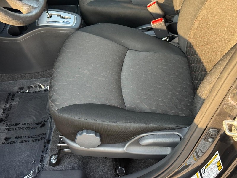 Mitsubishi Mirage Vehicle Image 19