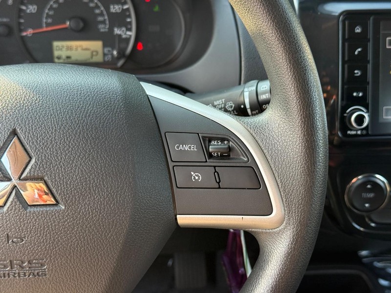 Mitsubishi Mirage Vehicle Image 21