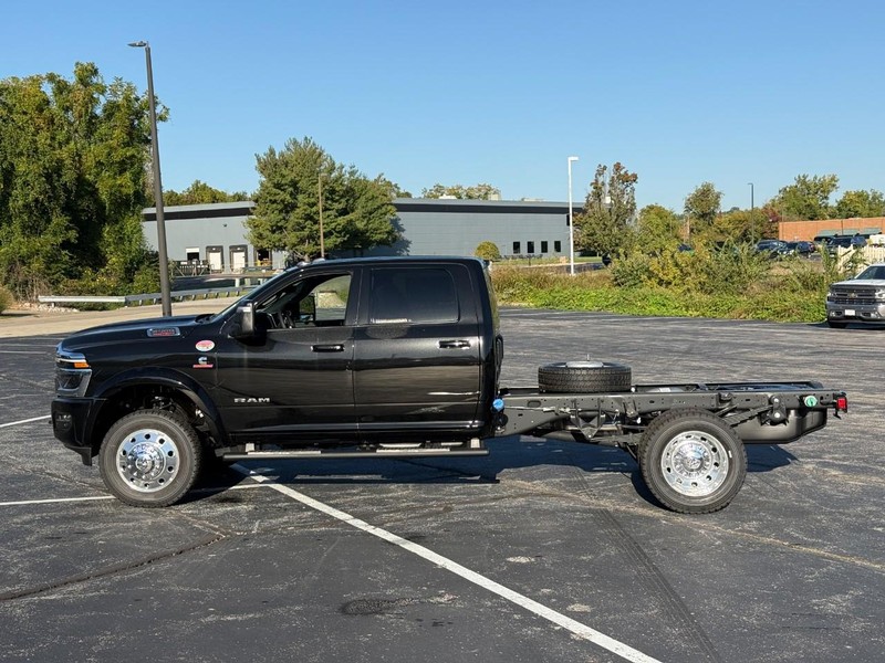 Ram 4500 Chassis Cab Vehicle Image 03