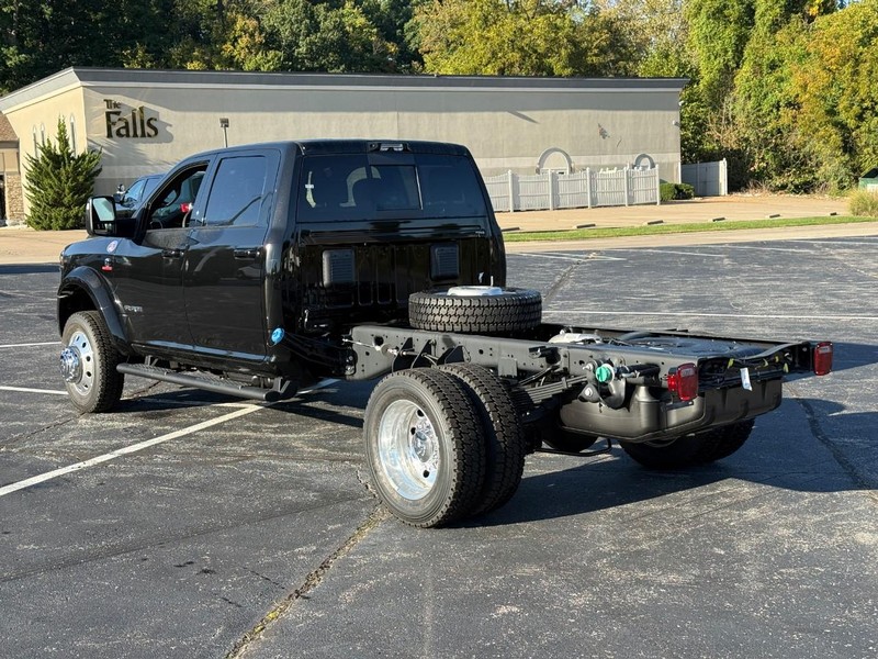 Ram 4500 Chassis Cab Vehicle Image 04