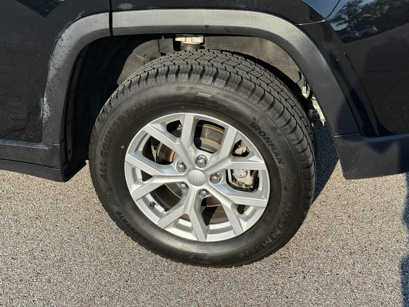 Jeep Grand Cherokee Vehicle Full-screen Gallery Image 4