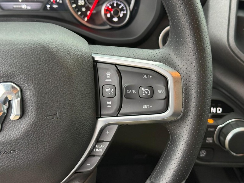 Ram 1500 Vehicle Image 17