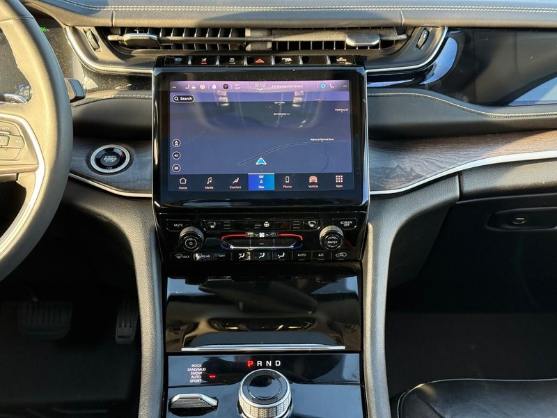 Jeep Grand Cherokee 4xe Vehicle Image 17