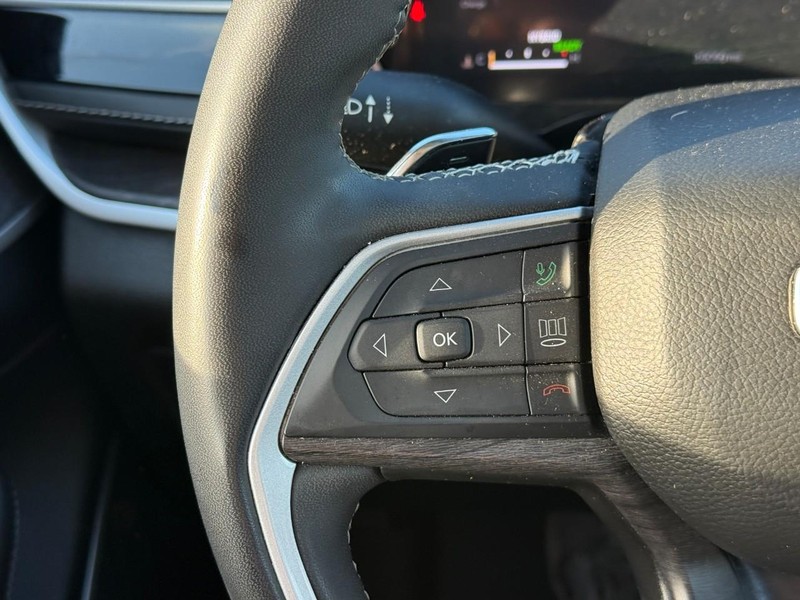 Jeep Grand Cherokee 4xe Vehicle Image 23