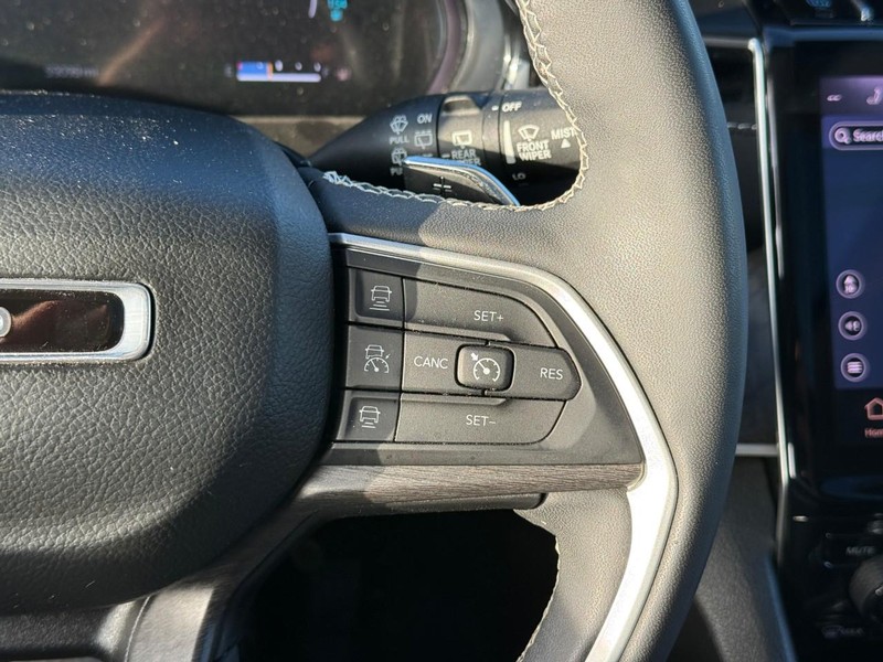 Jeep Grand Cherokee 4xe Vehicle Image 24