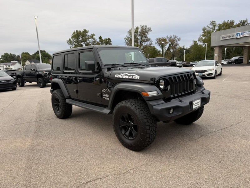Jeep Wrangler Unlimited Vehicle Image 11