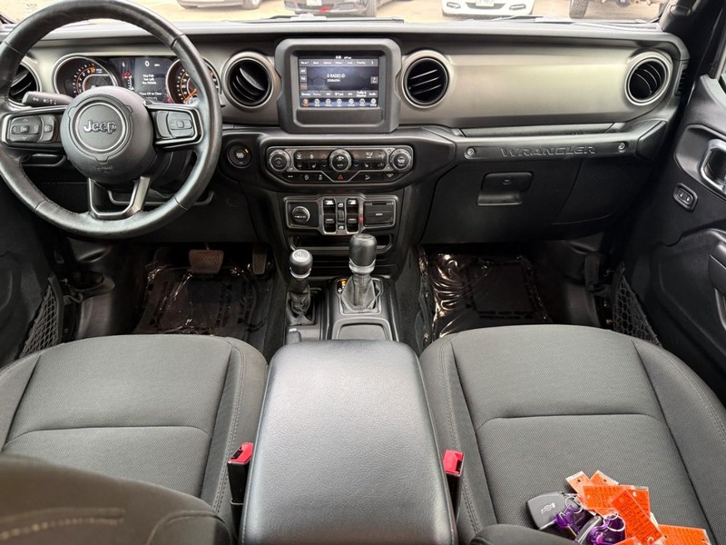 Jeep Wrangler Unlimited Vehicle Image 14