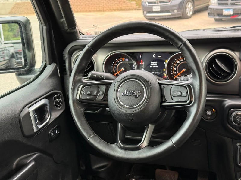 Jeep Wrangler Unlimited Vehicle Image 15