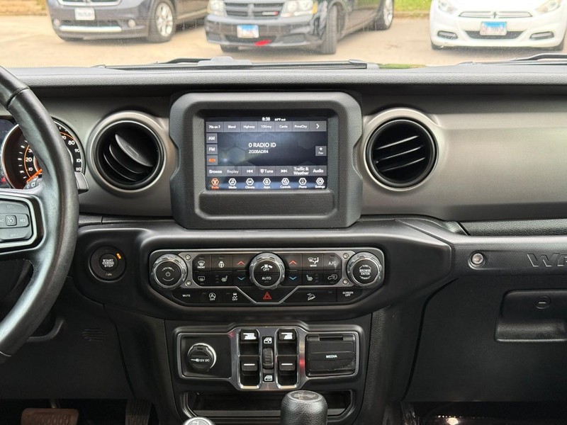 Jeep Wrangler Unlimited Vehicle Image 16
