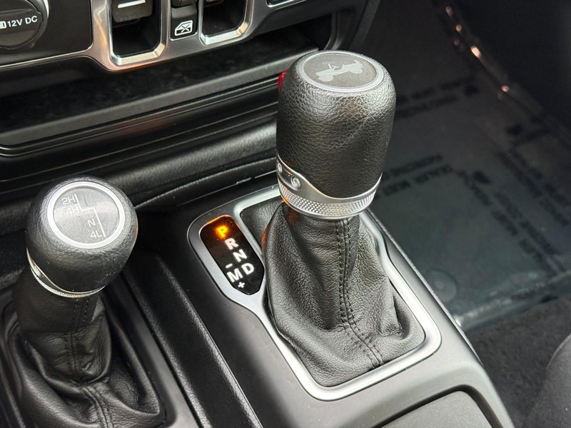 Jeep Wrangler Unlimited Vehicle Image 24