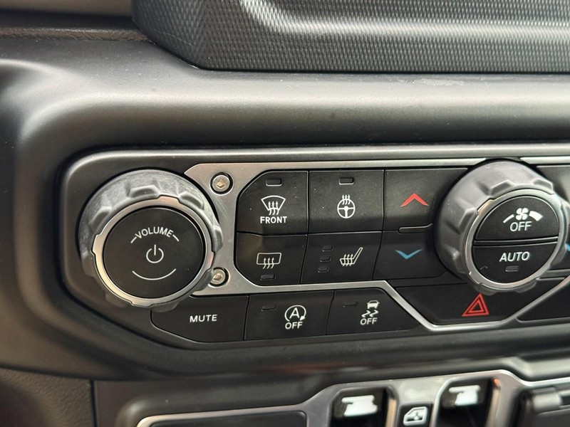 Jeep Wrangler Unlimited Vehicle Image 25