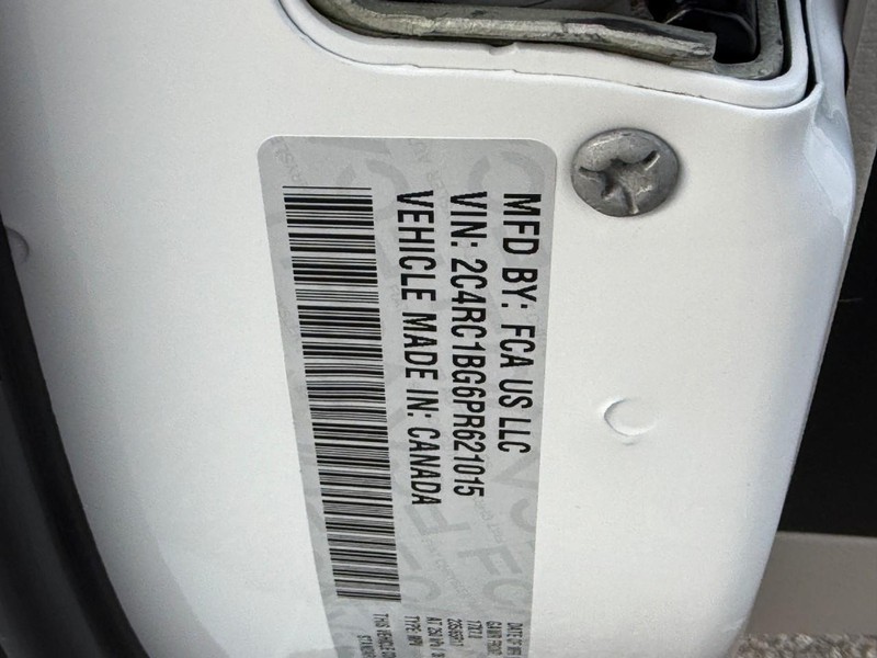 Chrysler Pacifica Vehicle Image 26