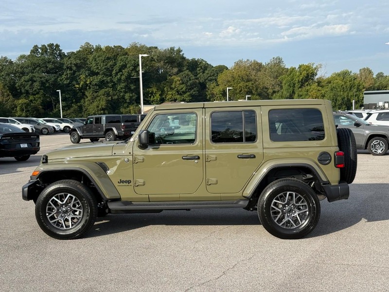 Jeep Wrangler Vehicle Image 03