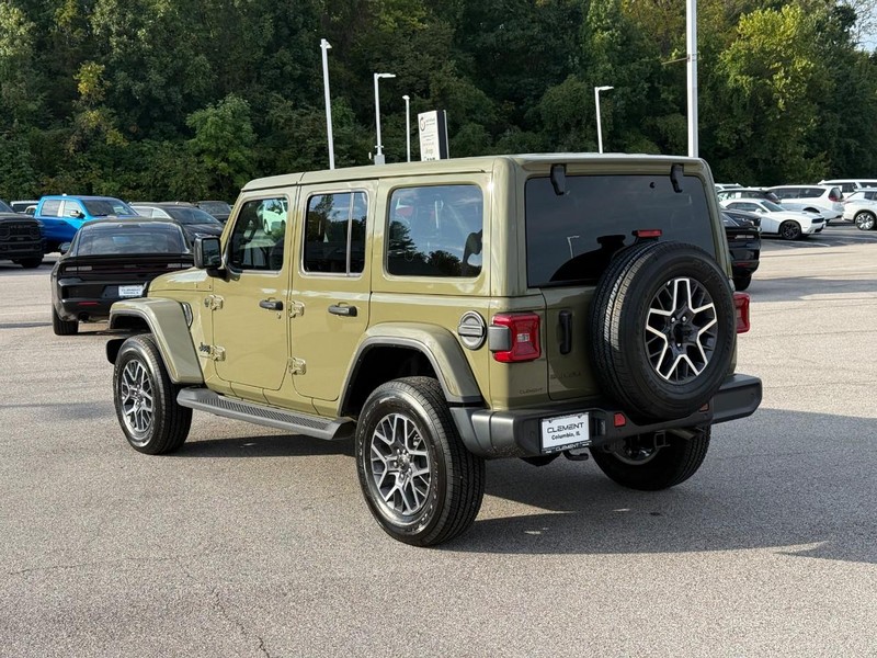 Jeep Wrangler Vehicle Image 04