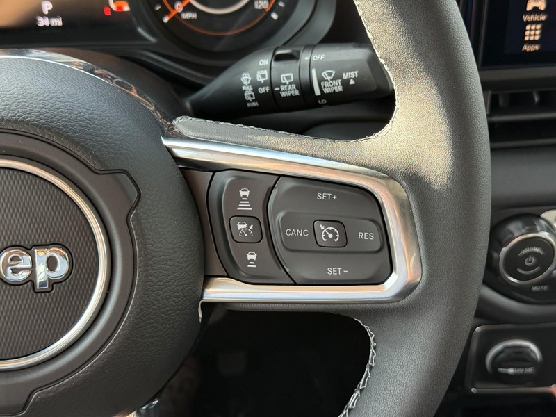 Jeep Wrangler Vehicle Image 17