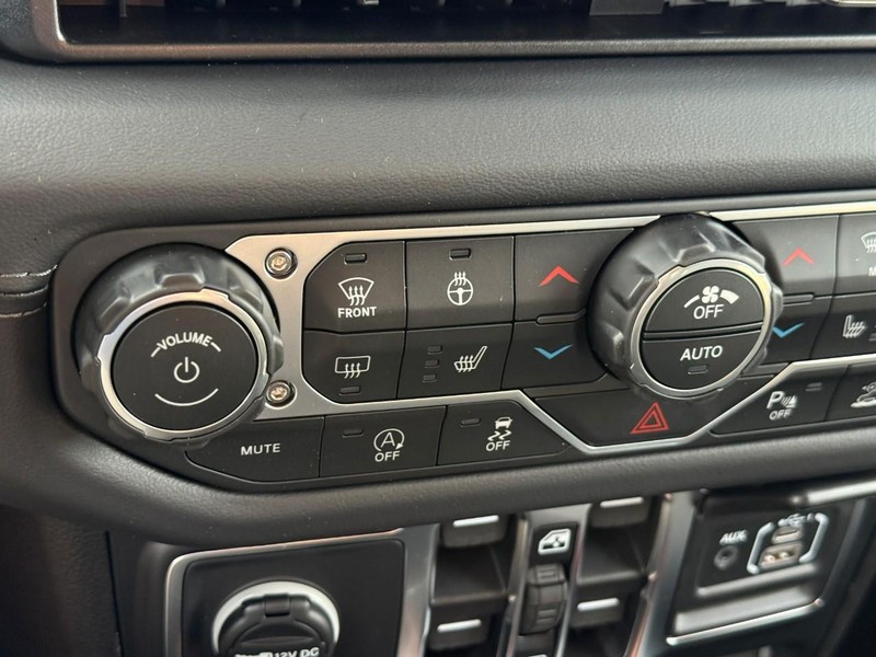 Jeep Wrangler Vehicle Image 19