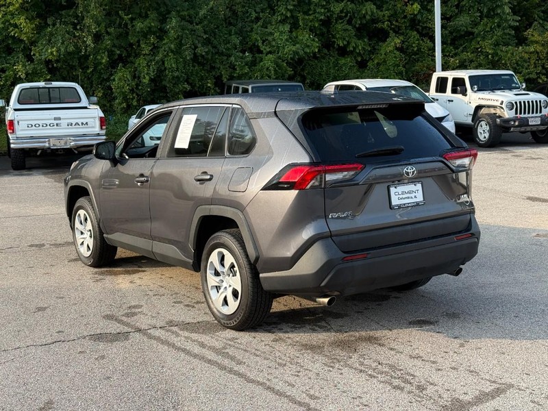 Toyota RAV4 Vehicle Image 04