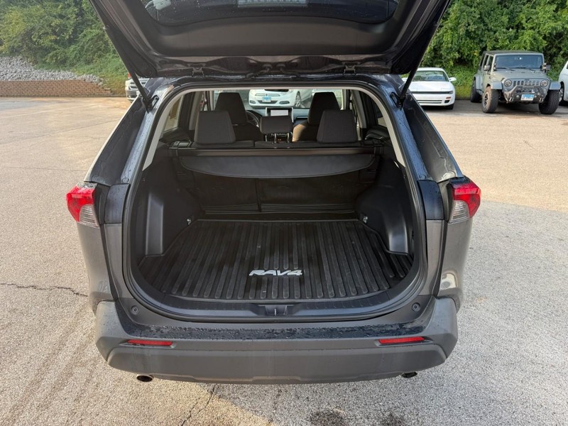 Toyota RAV4 Vehicle Image 08