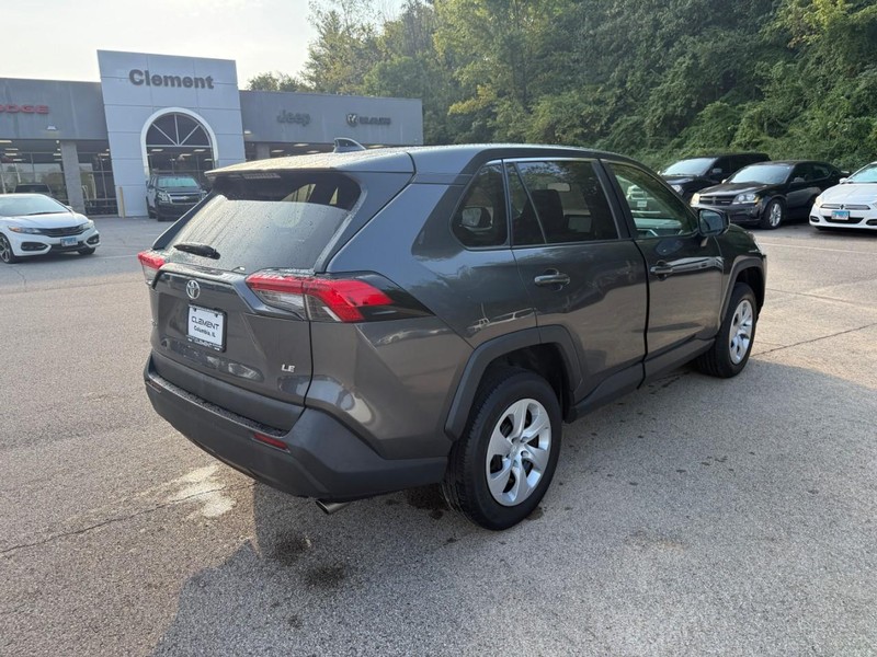 Toyota RAV4 Vehicle Image 11