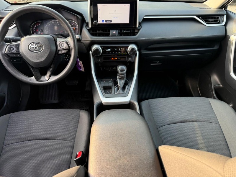 Toyota RAV4 Vehicle Image 15