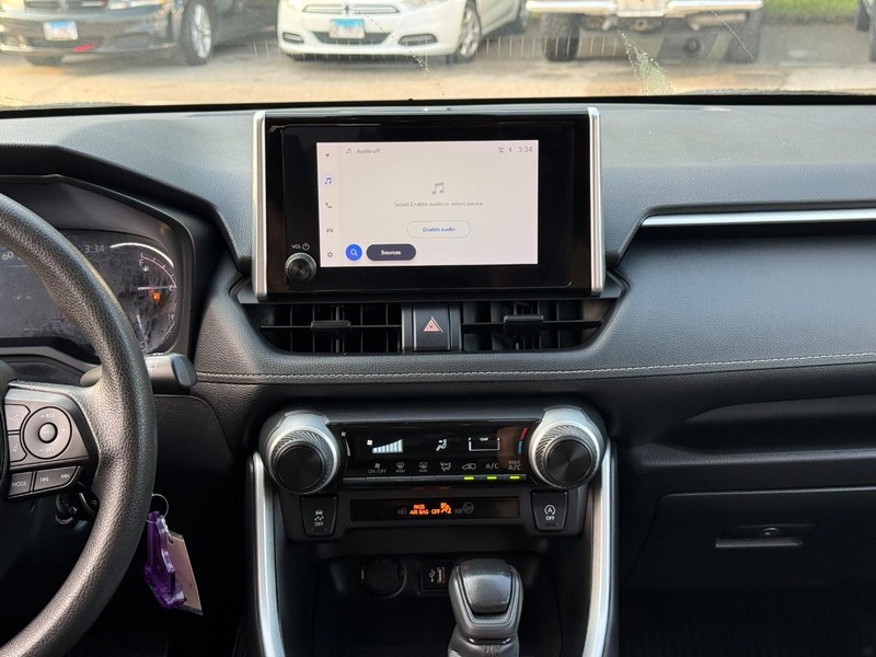 Toyota RAV4 Vehicle Image 17