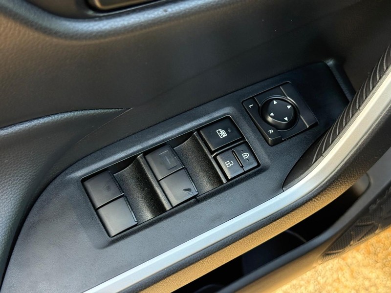 Toyota RAV4 Vehicle Image 20