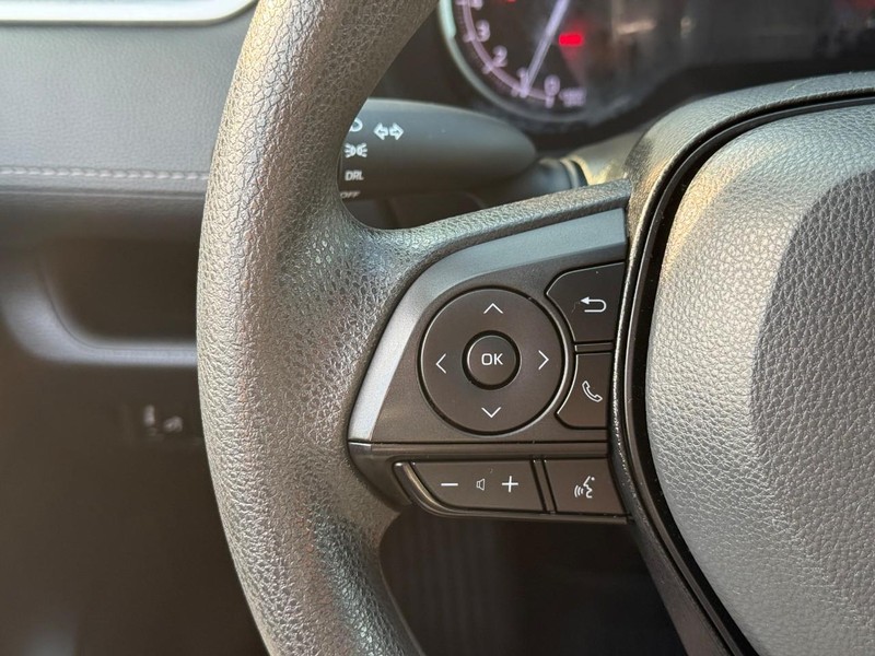Toyota RAV4 Vehicle Image 23
