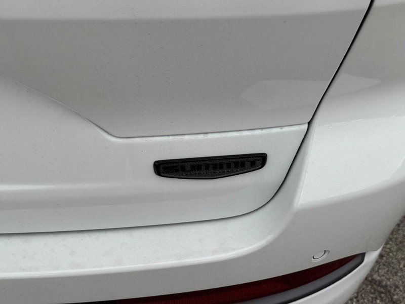 Jeep Grand Cherokee Vehicle Image 07