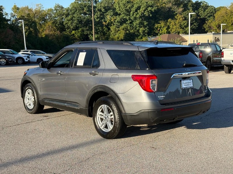 Ford Explorer Vehicle Image 04