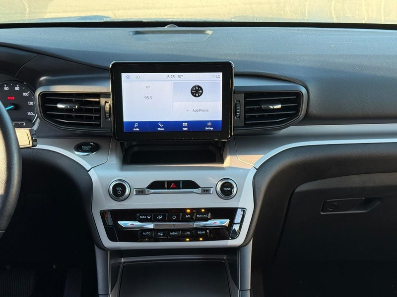 Ford Explorer Vehicle Image 18
