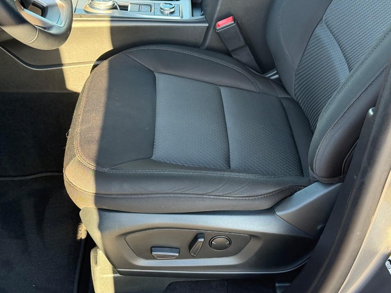 Ford Explorer Vehicle Image 22