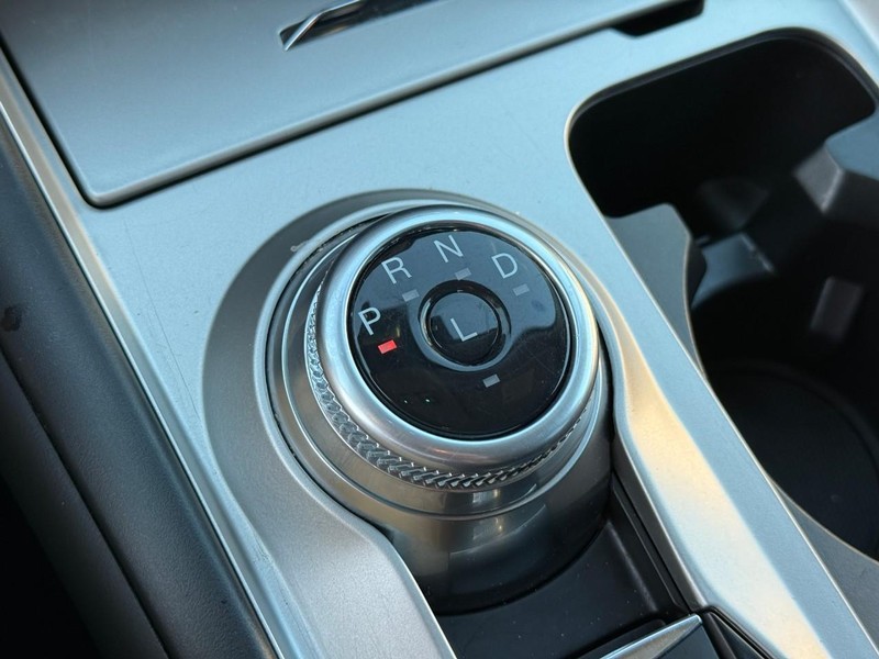 Ford Explorer Vehicle Image 25