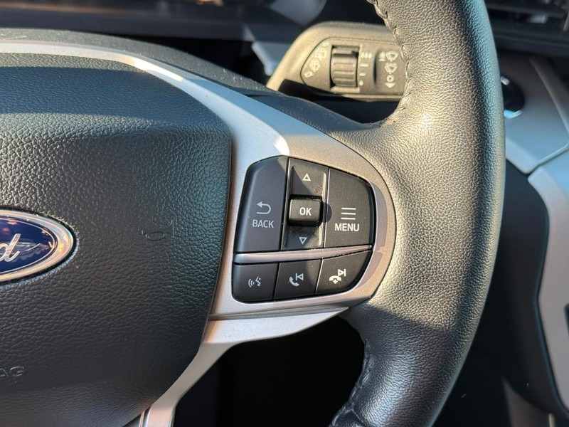 Ford Explorer Vehicle Image 26